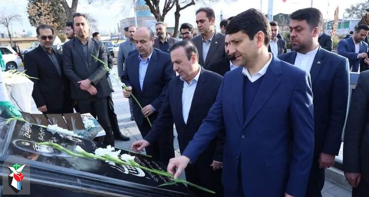وزیر ارتباطات  به مقام شهدای قزوین ادای احترام کرد +عکس