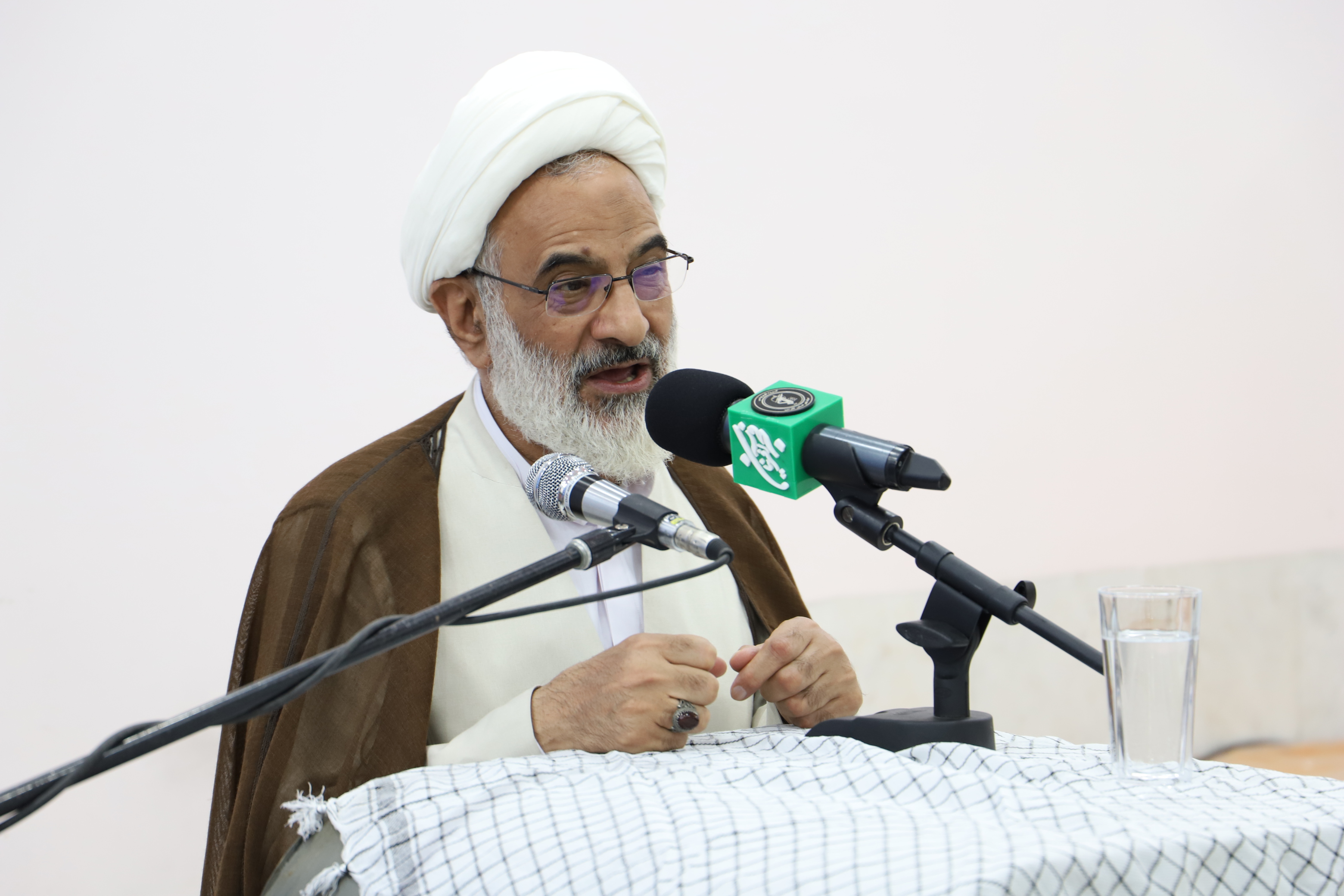 حاجی‌صادقی: صبر  و مجاهدت خانوادۀ شهدا  سرمایه اصلی انقلاب است