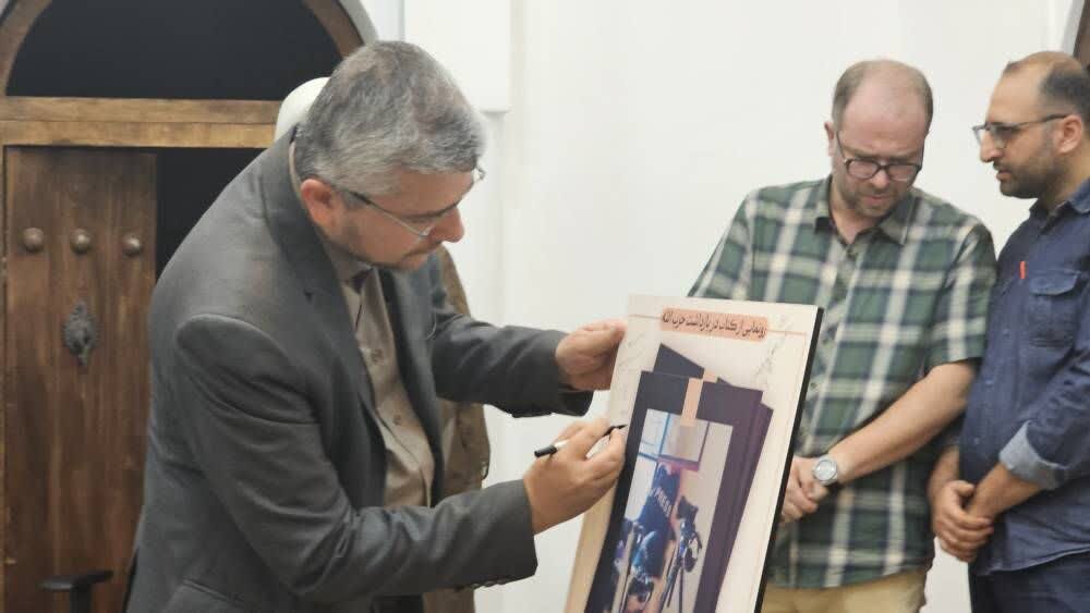 رونمایی از کتاب «در بازداشت حزب‌الله» با محوریت ادبیات مقاومت