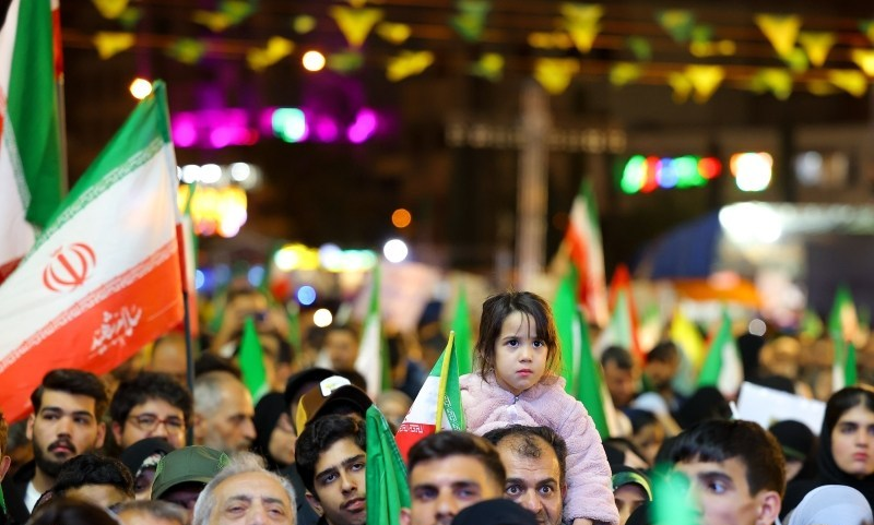 موج‌ها و حماسه‌های تکرار نشدنی در میدان انقلاب تهران