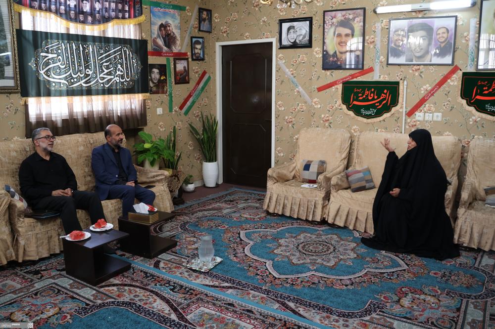 دیدار مسئول ایثارگران سپاه با خانوادۀ شهید احسان جنگروی
