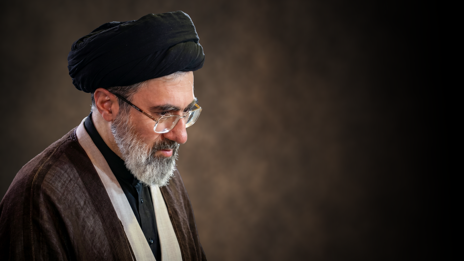 رهبر معظم انقلاب: انتقام خون امام شهید را از قاتلین جنایتکار و بی‌آبرو بگیریم