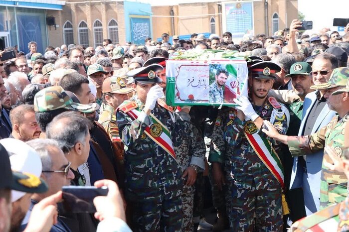 تشییع پیکر مدافع وطن مهداد پاشایی فرد در مراغه