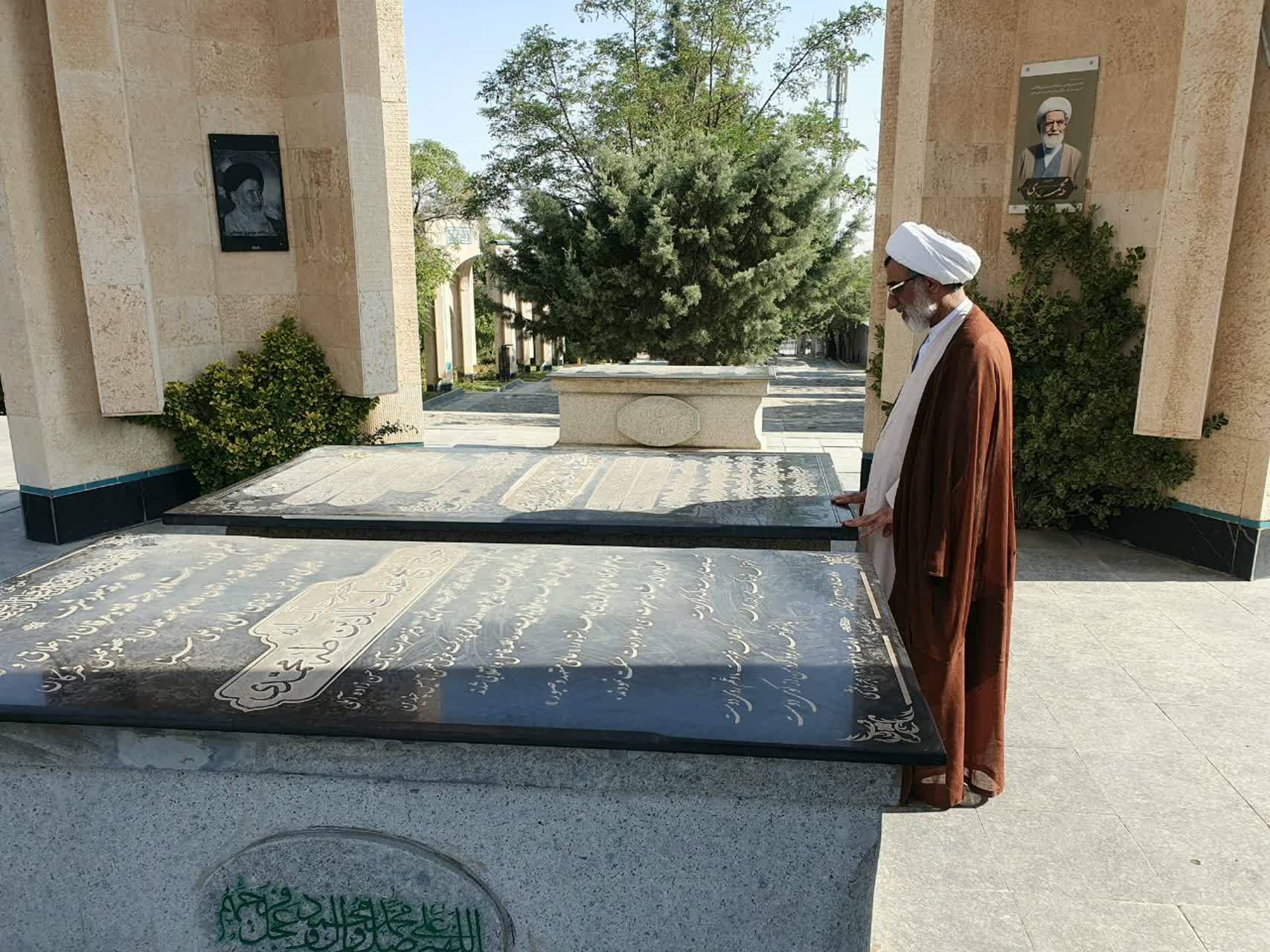 تجدید میثاق دبیر شورای عالی انقلاب فرهنگی با آرمان‌های شهدای همدان