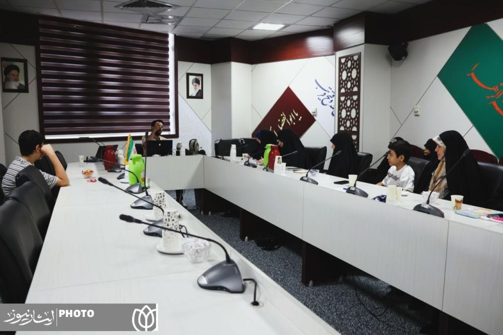برگزاری اولین جلسه آموزش عکاسی ویژه خانواده شهدای مدافع حرم و امنیت