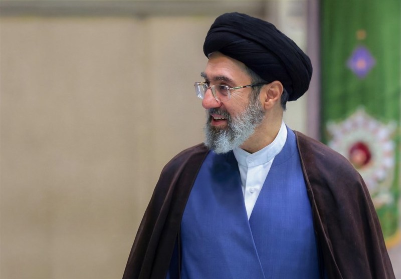 Leader Pardons over 2,500 Iranian Inmates