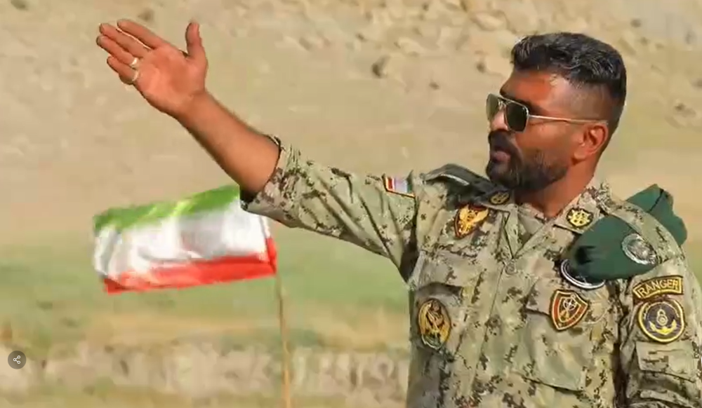 شهید موسوی‌تبار با  شجاعت در مسیر حراست از مرزهای عزت و شرف، جان خویش را در طبق اخلاص نهاد