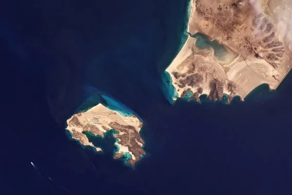 Yemen's Ansar Allah's Undisputed Sovereignty Over the Bab al-Mandab Strait with the Conquest of the Strategic Island of Prim