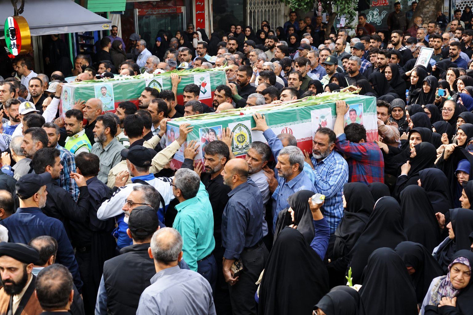 تشییع پیکر مطهر ۲ شهید مدافع امنیت در مازندران