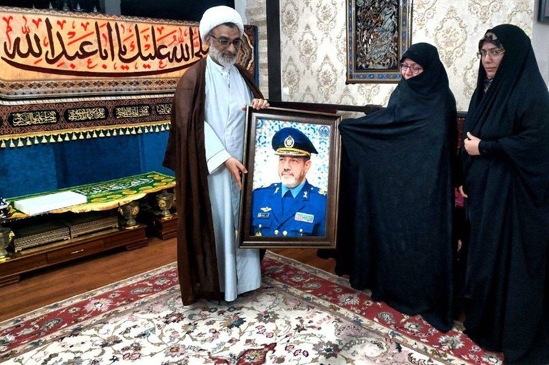 دیدار دبیر شورای عالی انقلاب فرهنگی با خانواده شهید نصیرزاده