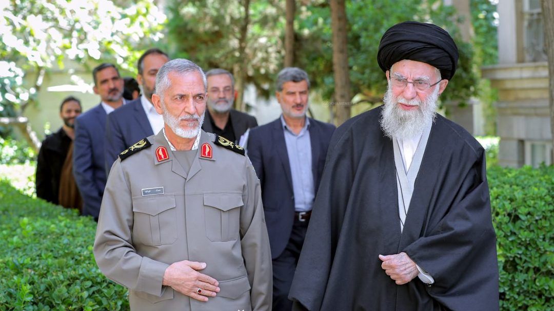 مردی که سال‌ها محرم اسرار دفتر رهبر شهید بود